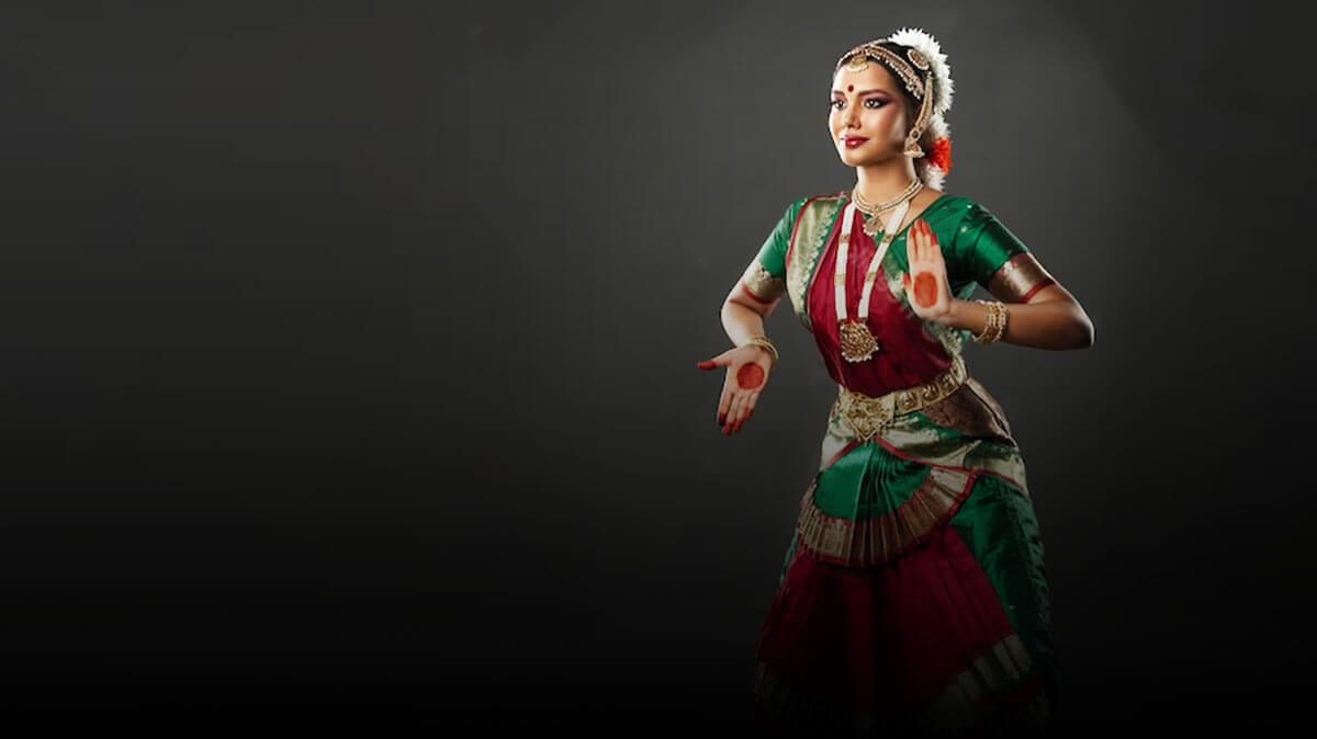Indian dancers Royalty Free Vector Image - VectorStock