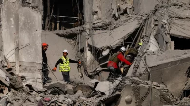 Israel Orders Intense Strikes on Tehran Amid Truce Dispute – Iran Denies Ceasefire Violation
