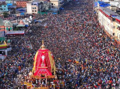Devotees pulling chariots during the Puri Rath Yatra stampede tragedy