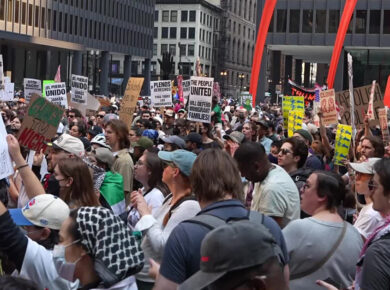 LA immigration protests sweep downtown Los Angeles as ICE raids spark large-scale demonstrations, looting, curfews and military deployment—unfolding legal and political fights.