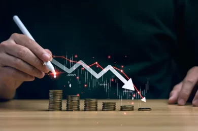 Trump tariffs are reshaping global trade. Explore the economic impact, sector-specific disruptions, and worldwide responses to escalating U.S. tariff policies.