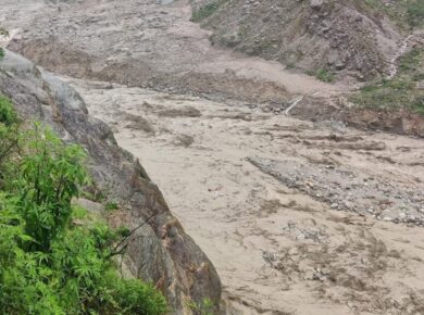Landslide alert issued for Tehri, Chamoli, Rudraprayag & Uttarkashi in Uttarakhand due to heavy rainfall forecast by IMD. Public advised to remain alert and follow safety protocols.