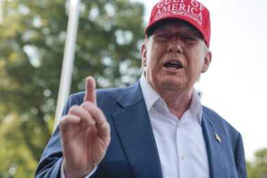 🏛️ Colbert Show Canceled Amid $16M Trump Settlement: Senator Warren Demands Answers