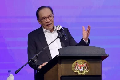 Malaysia Cost‑of‑Living Relief: RM100 Cash Aid, Cheaper Petrol & Subsidy Reforms