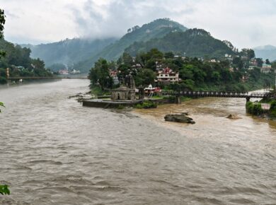 India Weather Today LIVE Updates reveal 80 deaths in Himachal Pradesh due to landslides, flash floods, and cloudbursts, while West Bengal reels under waterlogging. IMD forecasts more rainfall ahead.