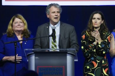 Ohio Swing State Comeback 2026: Sherrod Brown Seeks Senate Return”Ohio Swing State Comeback 2026, Sherrod Brown comeback, 2026 Ohio Senate race, MAGA ousted senator, Schumer labor support