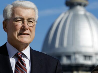 Former Illinois Gov. Jim Edgar Dies at 79 After Battle with Pancreatic Cancer Jim Edgar Death News
