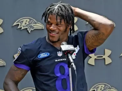 "Lamar Jackson Fan Incident Explained – 'Who Is the Poor Child' Rule & NFL Penalties"