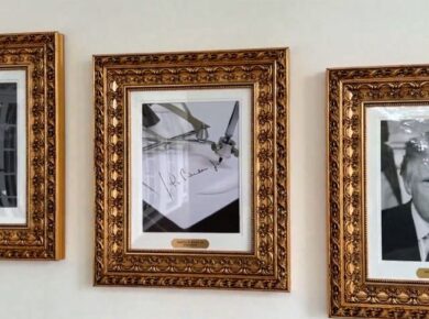 Trump’s White House Display Trump White House Display Replaces Biden Portrait With Autopen