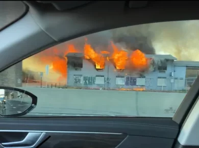 Austin Fire Near UT Austin Downtown Blaze Erupts at Abandoned Hotel