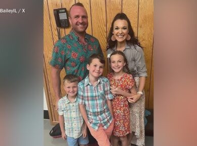 Helicopter crash kills family of Illinois gubernatorial candidate Darren Bailey