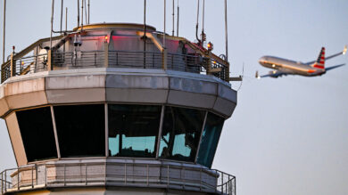 US Flight Delays Intensify Amid Government Shutdown Crisis Air Traffic Controllers Work Without Pay