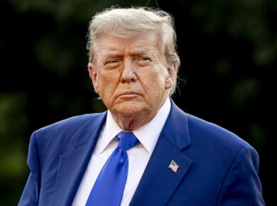 Trump Snaps at Reporter Over Epstein Emails — “Quiet, Piggy”