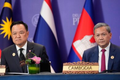 Thailand–Cambodia Airstrike Conflict Update: Thailand–Cambodia Airstrike Crisis Threatens Trump’s Peace Deal