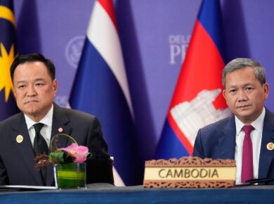 Thailand–Cambodia Airstrike Conflict Update: Thailand–Cambodia Airstrike Crisis Threatens Trump’s Peace Deal