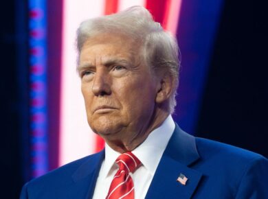Trump Christmas Messages Spark Political Firestorm as Rivals, Media, and Putin React